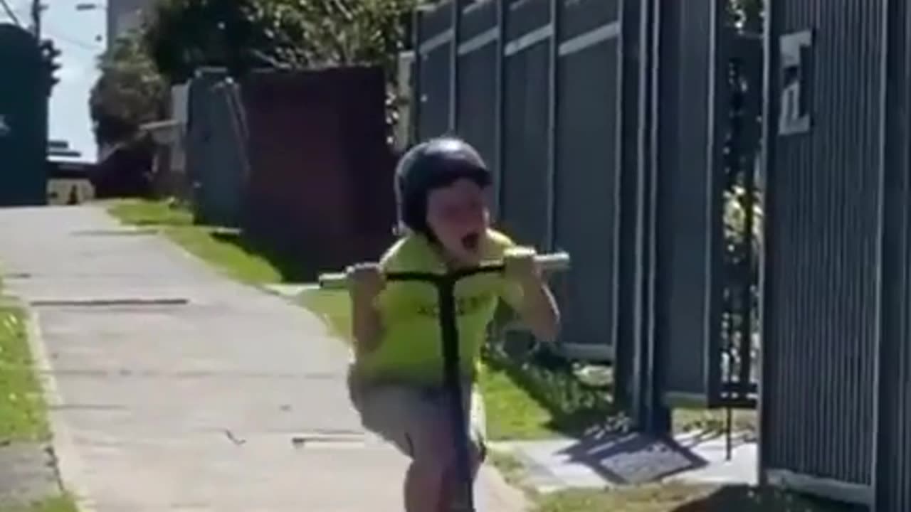 Kid Bike Ride Break Fail ■Mom Trying To Catch●■☆¤