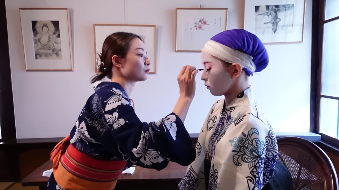 Japanese Geisha Style Makeup