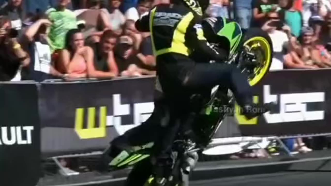 Superb Bike Stunt.