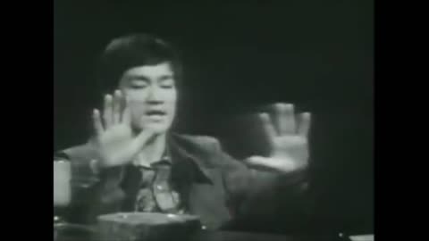 Bruce Lee. Keep on flowing