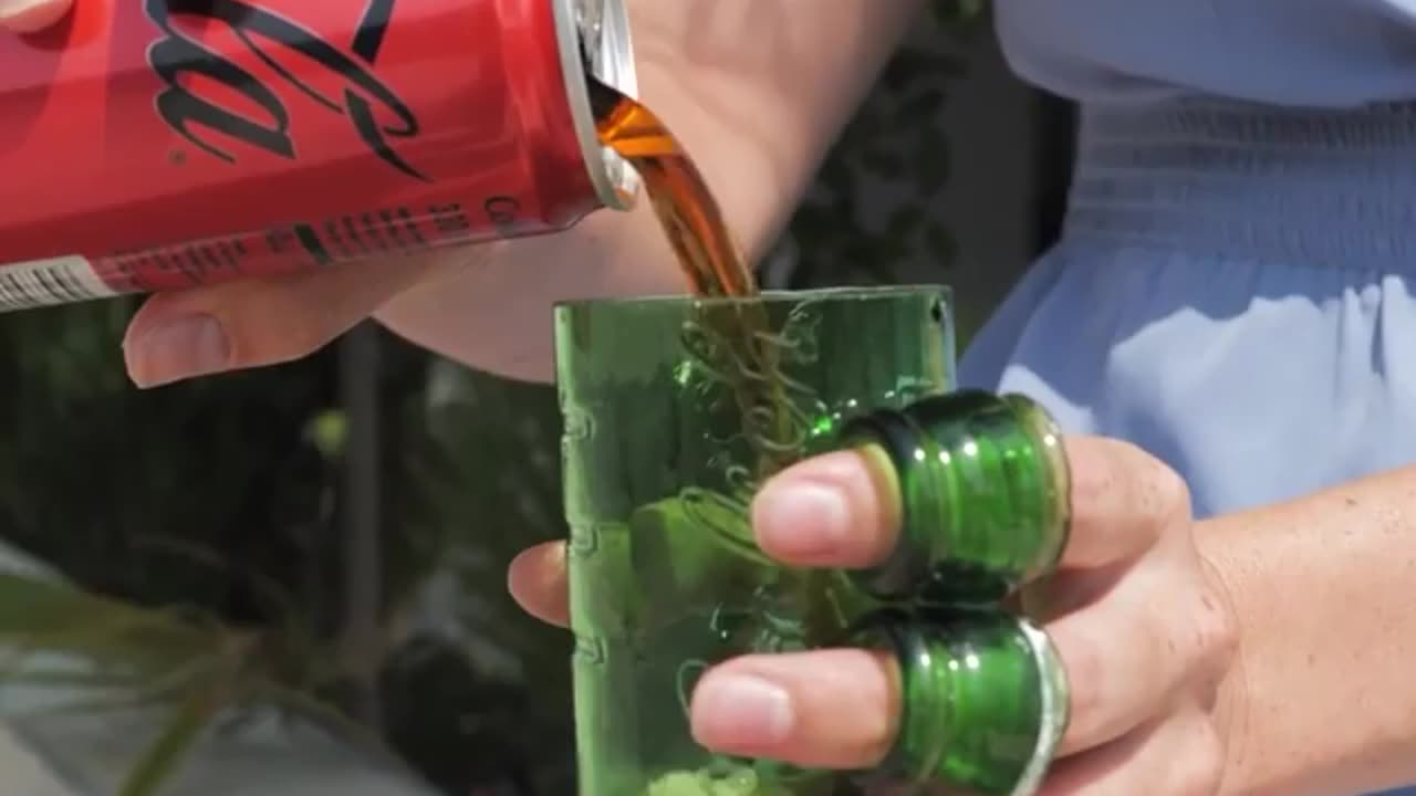 A clever technique to recycle plastic and glass bottles!