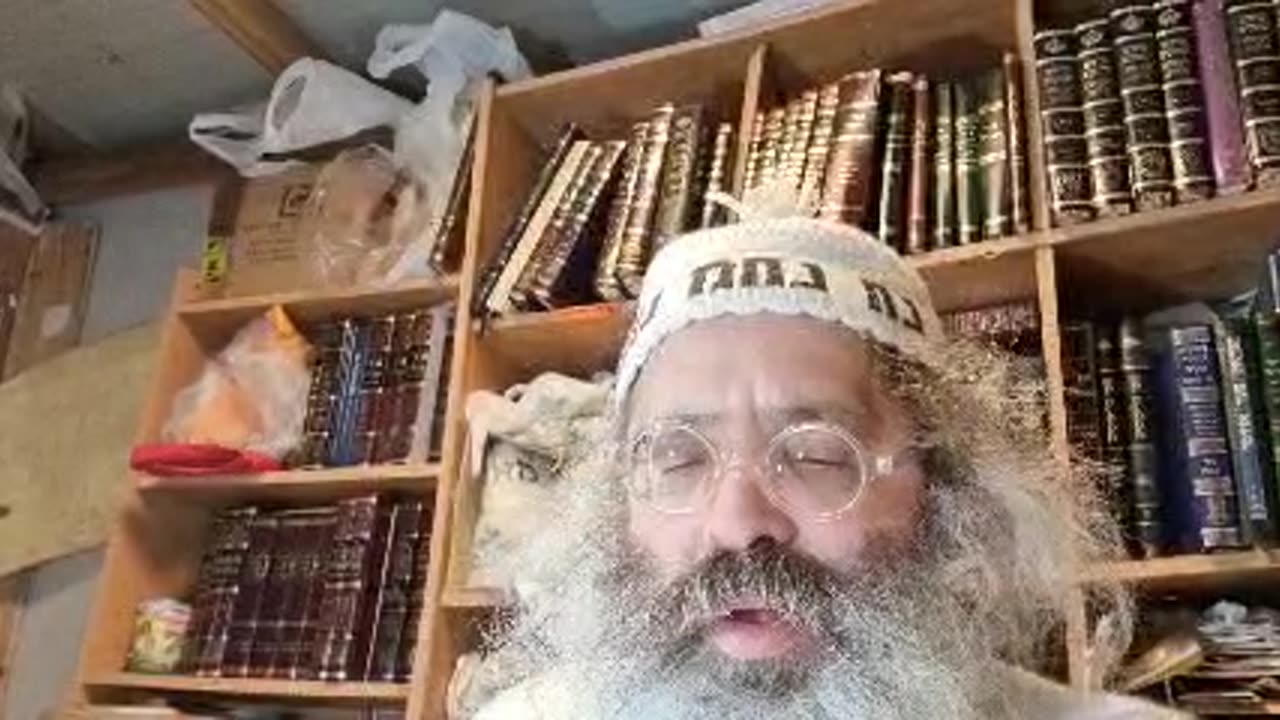 נטמא בימי צרעתו ר' יוחנן אמר סותר ריש לקיש אמר אינו סותר רבי יוחנן אמר - שיר נ נח מסכת נזיר דף יד