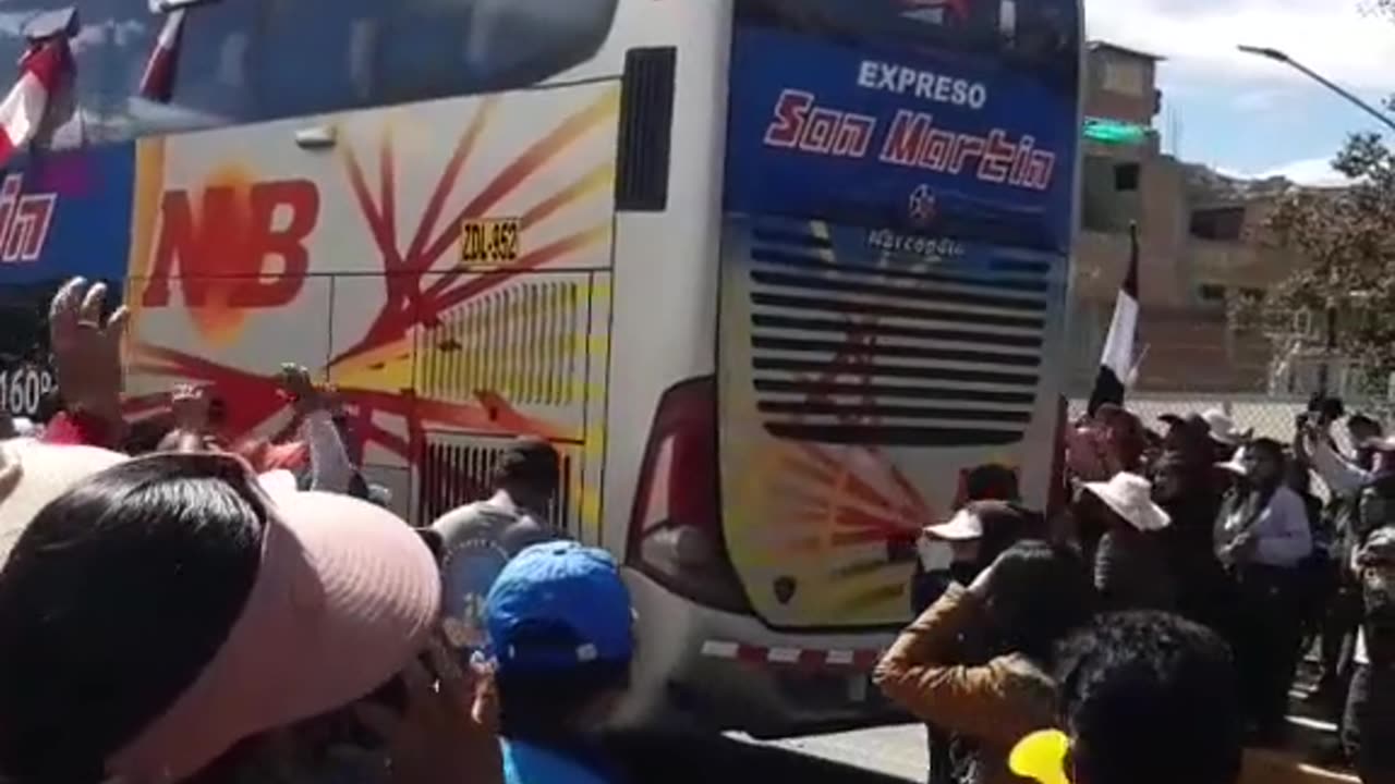 Madres depiden hijos DE PUNO PERU EN VIAJE A LIMA PERU