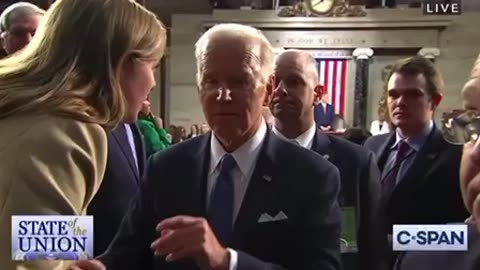 OBSERVE 👀BIDEN’S SURROUNDINGS 😉THERE ARE U.S MARSHALS EVERYWHERE 😱THEY HAVE A GREEN 🪪 BADGE