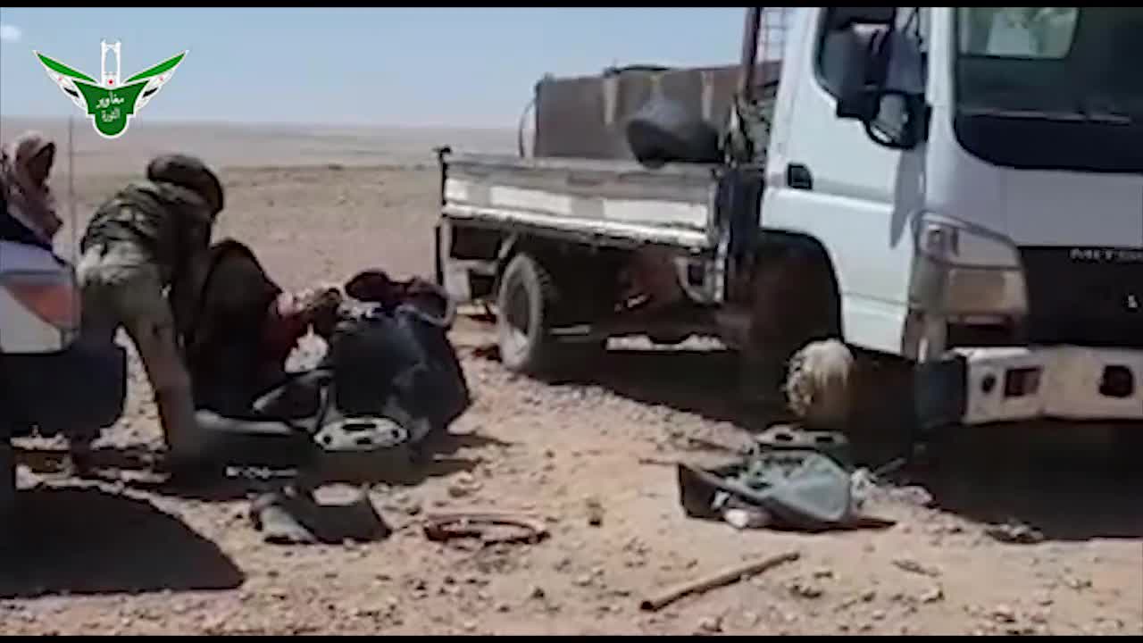 Free Syrian Army Helping Stranded Civilians