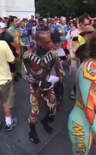 OMG. Can you believe just how damn insane this is? 😂🤣 A normal DNC convention