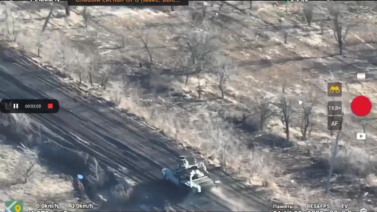 Russian T-90M tanks fighting in the Novoselivs'ke area, Luhansk.