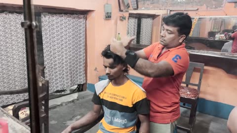 Master Cracker Experiencing Street Barbers in Kolkata _ Indian Massage