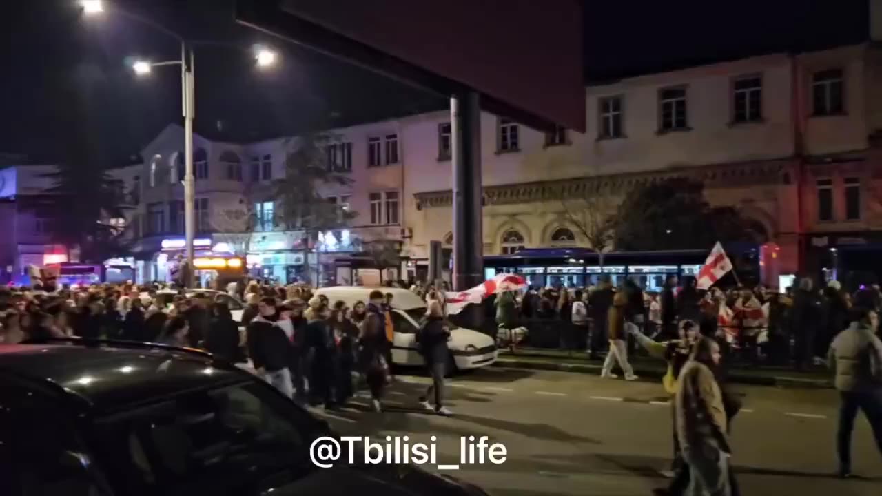 🇬🇪🇪🇺 Mass pro-European protest have resumed in Georgia. Thousands of people