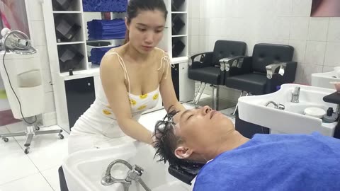 Vietnam barbershop - It's happiness to be able to get her attractive service