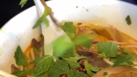 Bún Bò Huế, Thịt Luộc Cuốn Tôm Chua and Bánh Bèo Chén on 🎥