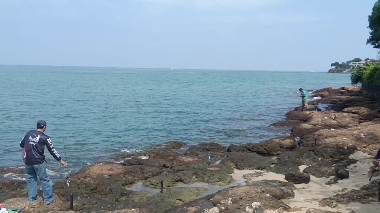 MORNING WALK IN DONGTAN PATTAYA BEACH