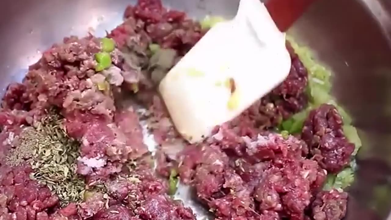 Polenta recheada com carne moída