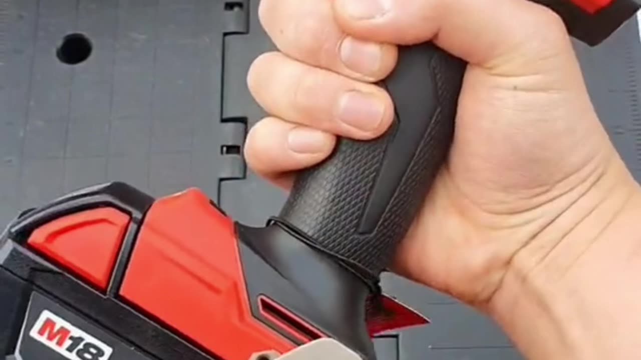 ¡POTENTE TALADRO INALÁMBRICO MILWAUKEE: LA HERRAMIENTA DEFINITIVA!