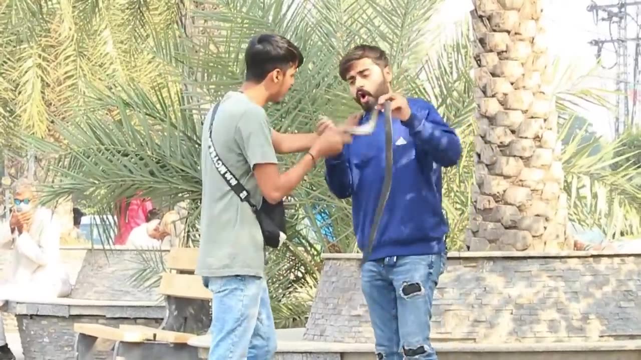 Fake Snake Prank @HitPranks