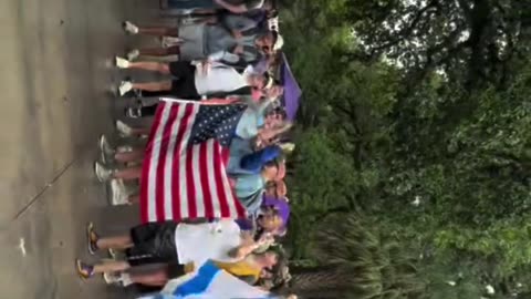 HAPPENING NOW: LSU frat boys are establishing dominance over the leftist/Palestine protestors!