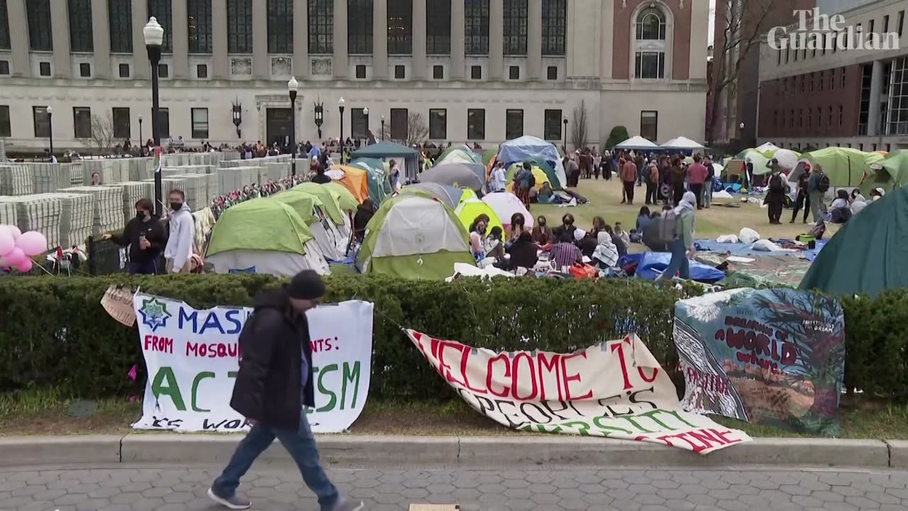 Arrests as police clash with students demonstrating at US universities against war in Gaza