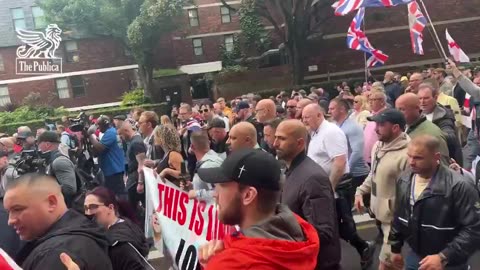🚨 LONDON NOW: Protest Happening People are marching on Westminster Parliament