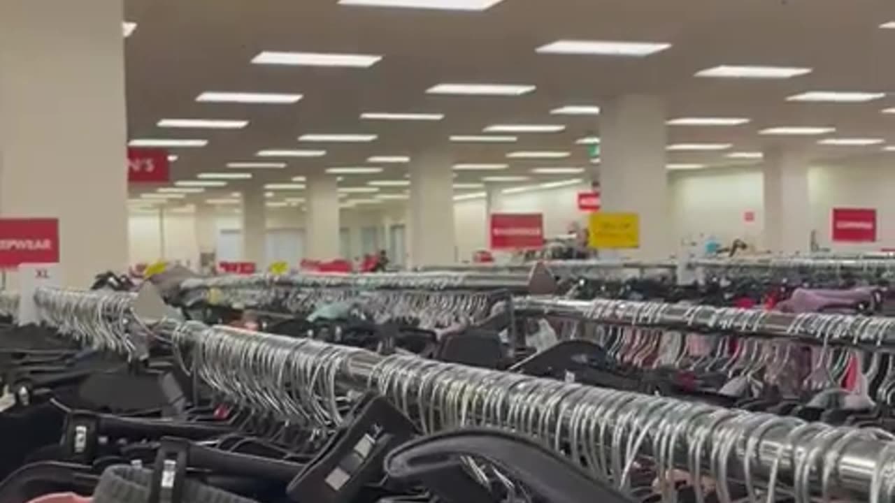 Reports of active shooter at Yorktown Mall in Lombard