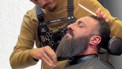 "Barber Style Secrets: Transforming Haircuts Like a Pro"