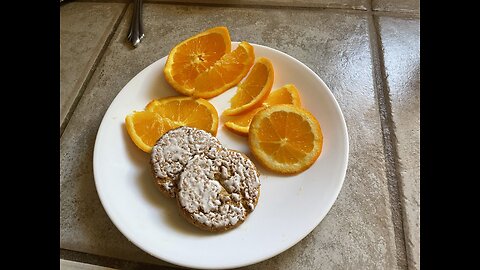 Oranges with Oatmeal cookies: The Perfect Combo.