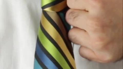 How To Tie The Half Windsor Knot in 60 Seconds