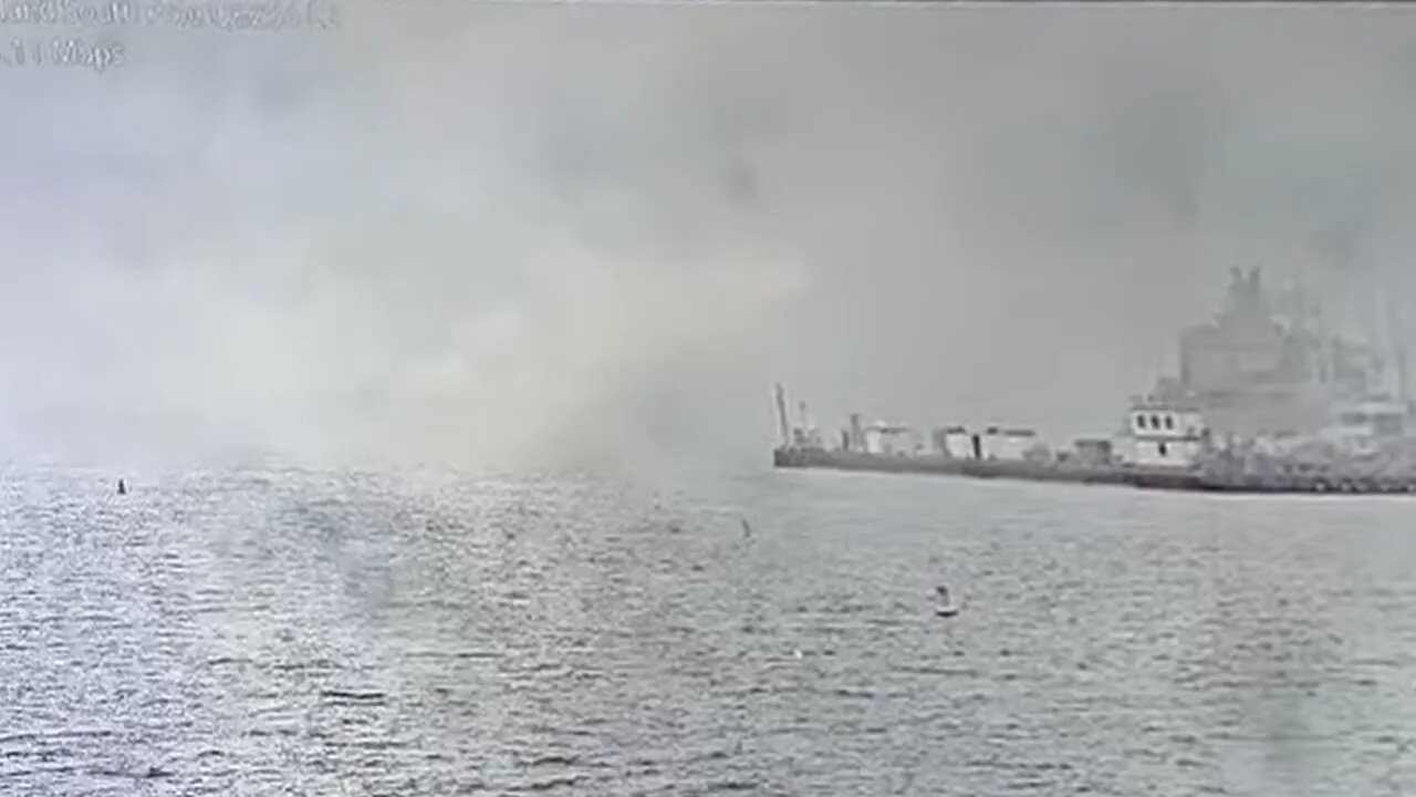 video shows U.S. Navy fighter jet crashing into the San Diego Bay