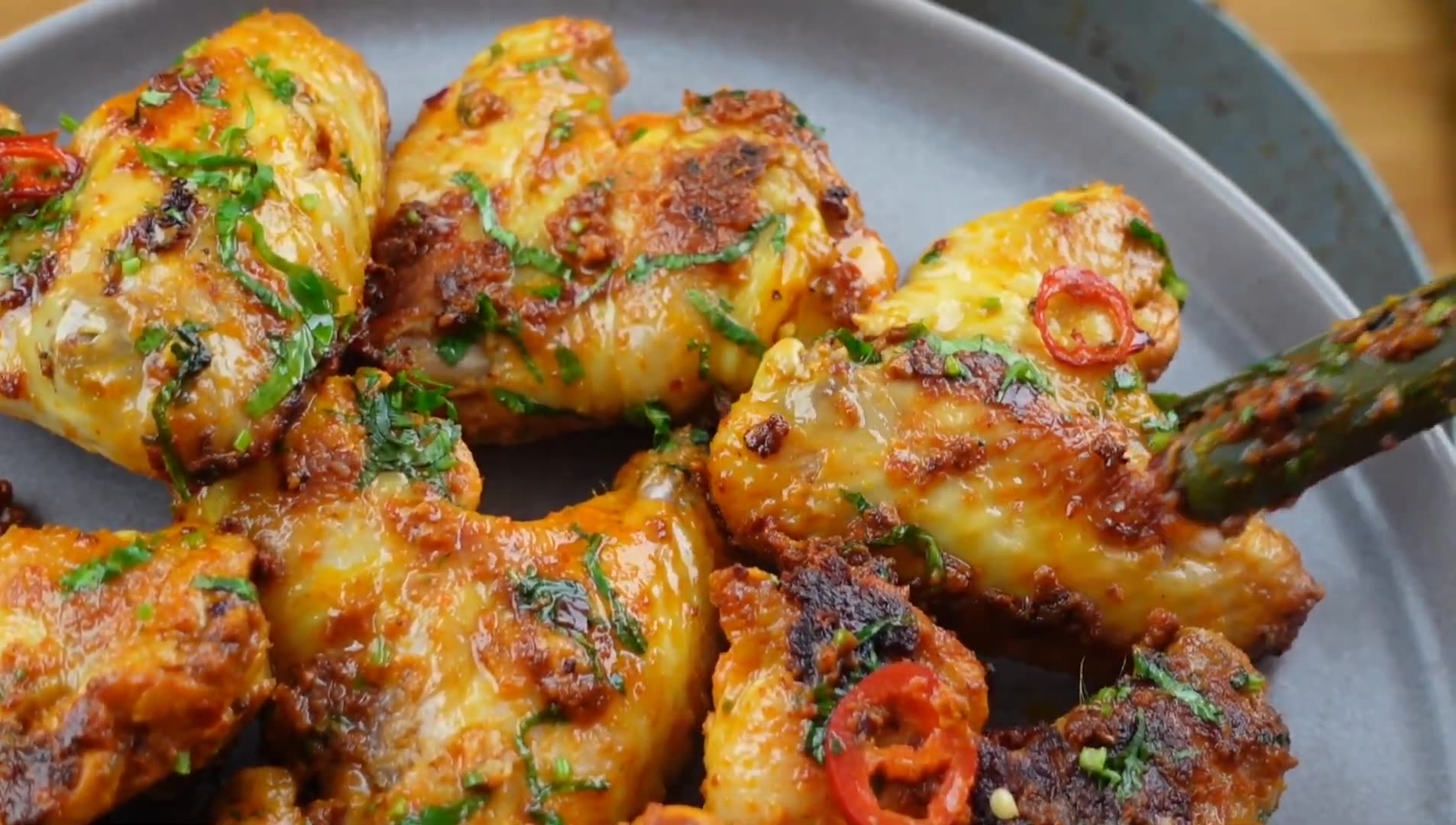 Recipes of the world - Spicy And Juicy Chicken Wings By Recipes Of The World