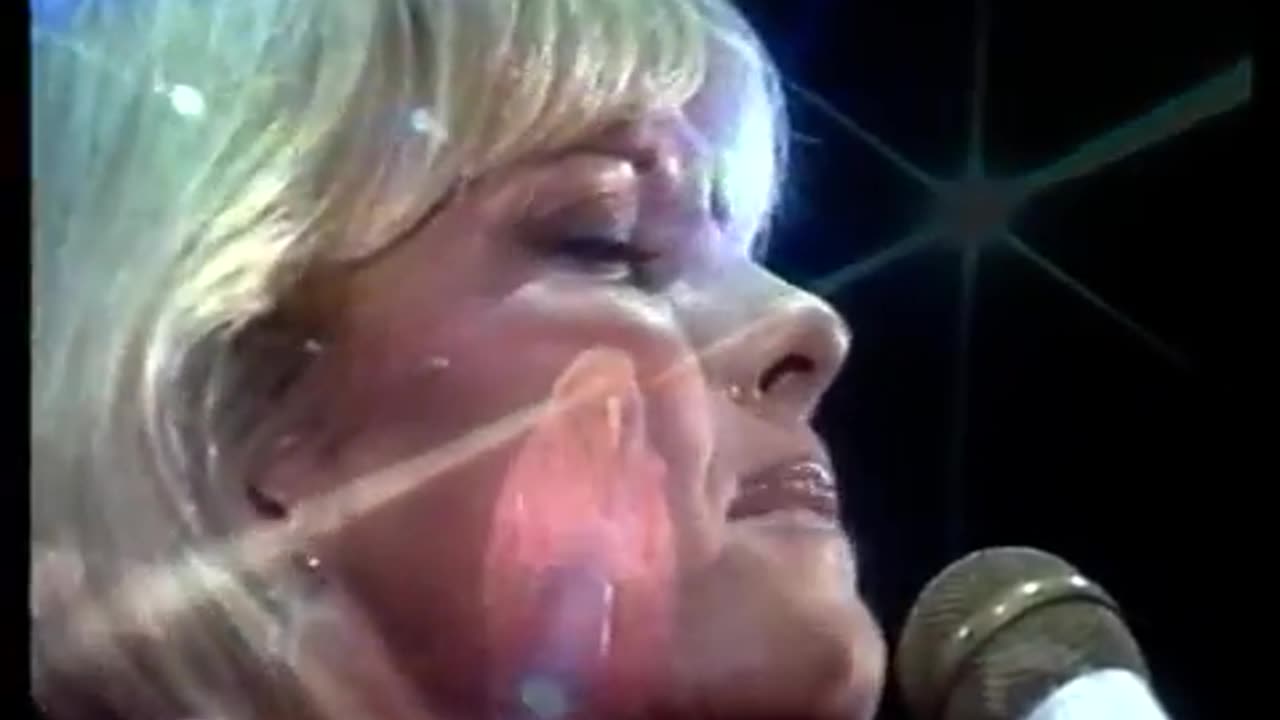 Olivia Newton-John - Hopelessly Devoted to You (Live in Amsterdam 1978)