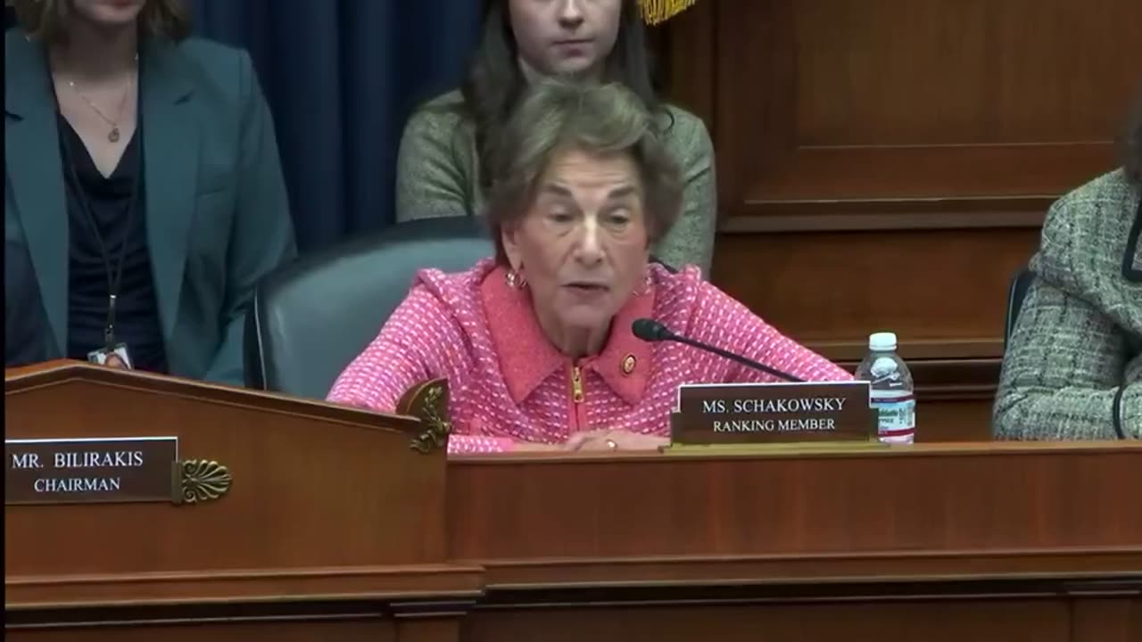 Rep. Jan Schakowsky: 'Manufacturing Sounds Like a Guy,' Why More Women Don’t Enter the Field