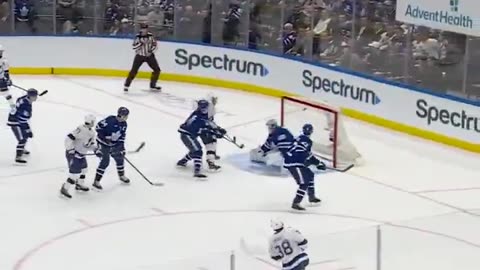 Tampa Bay Lightning - Make that TWO tallies for 20 🙌