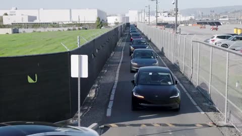 Fully automated teslas with no humans required preparing to swarm attack like an army of deceptacons