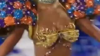 Brazilian dancing at the carnival.😋