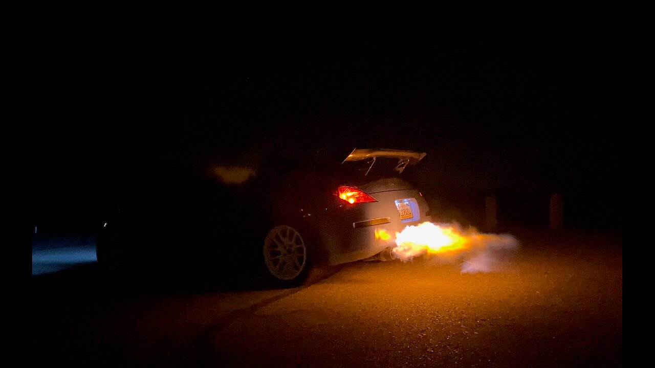 350z shoots 4 foot flames 🔥