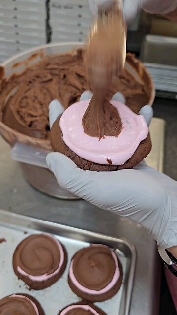 Cherry Cordial Cookie 🍒