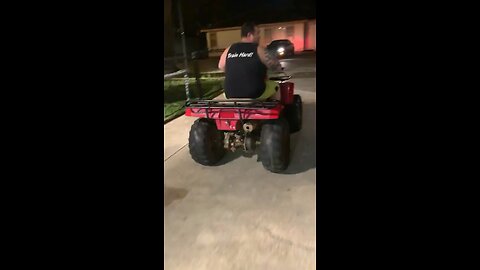 200203 Cutting doughnuts on the Fourtrax 300