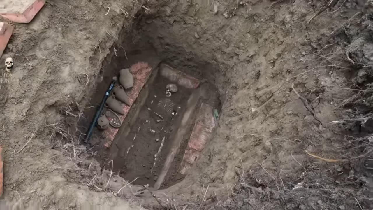 finds and history in the grave