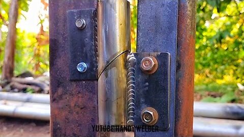 Few People Know How a Welder Makes Automatic Door Hinges