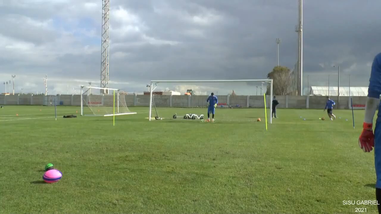 Universitatea Craiova Goalkeepers Training (Goalkeeper Coach Catalin Multescu)