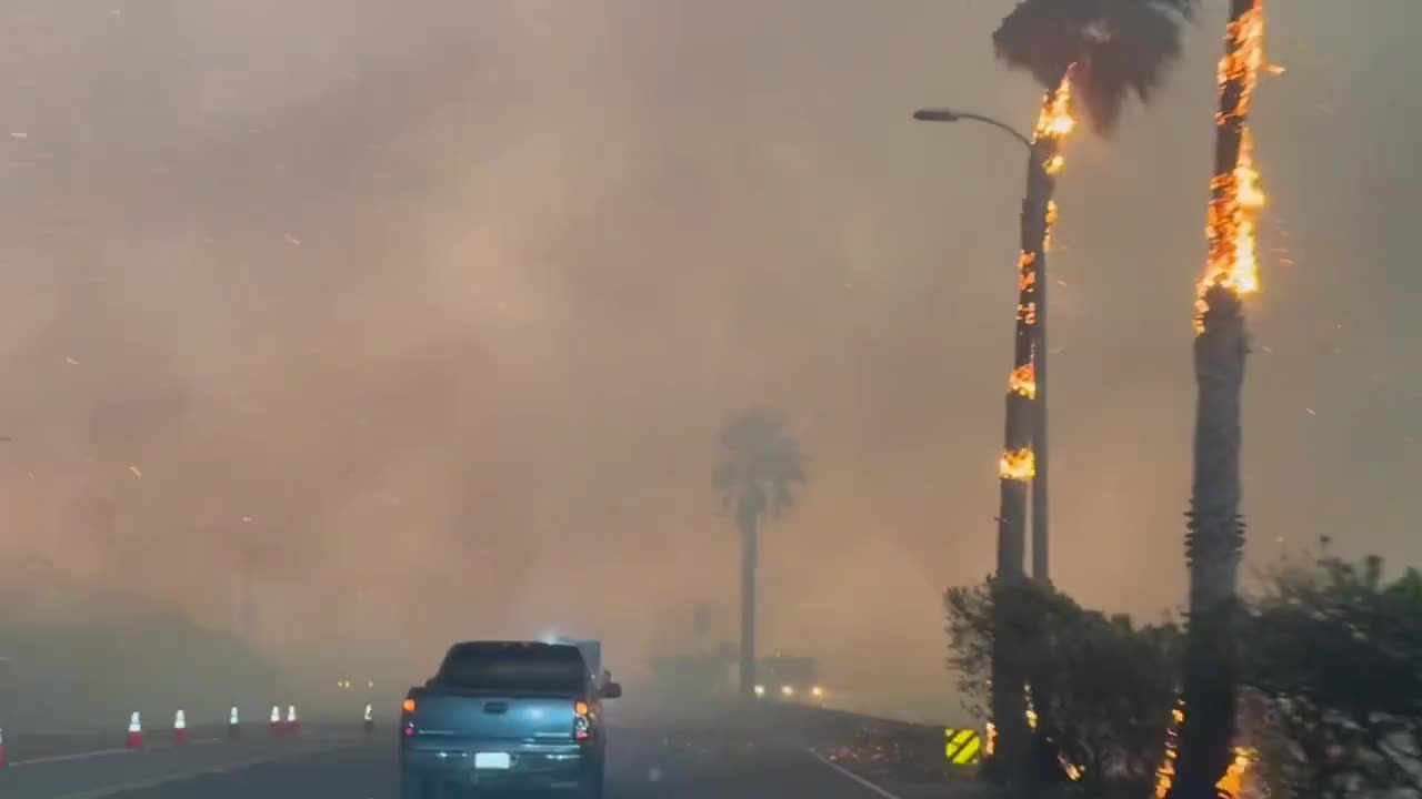 The #Palisades #Fire has #jumped the Pacific Coast #Highway