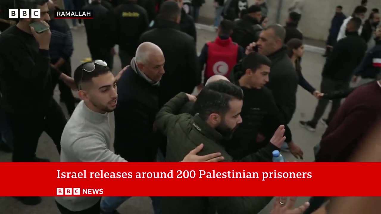 Israel releases 200 Palestinian prisoners as part of ceasefire deal | BBC News