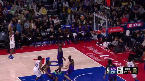 NBA - Maxey up to 35 PTS after hitting his 4th 3!