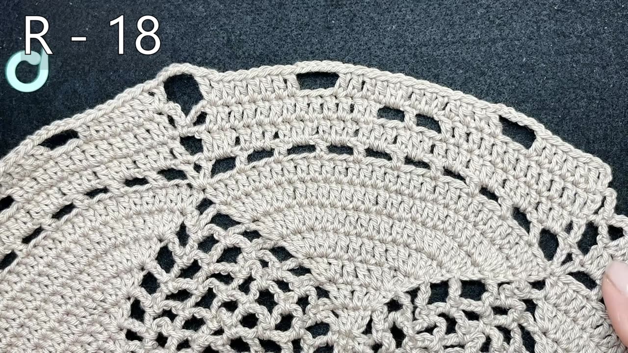#C-1231)-(ep.3/6)-Pineapple Crochet Table Center