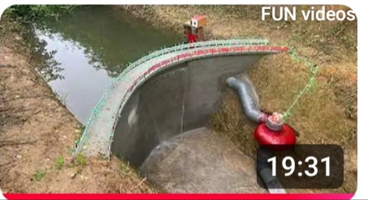 Construction_of_curved_hydroelectric_dam_with_Francis_turbine(720p)