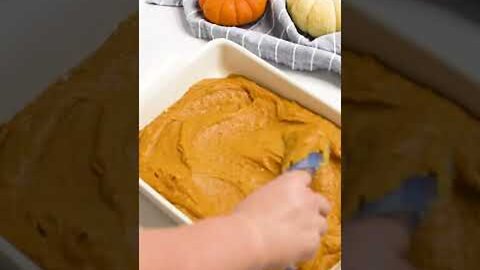 Recipe - The BEST Caramel Pumpkin Poke Cake #food #recipe #pumpkin