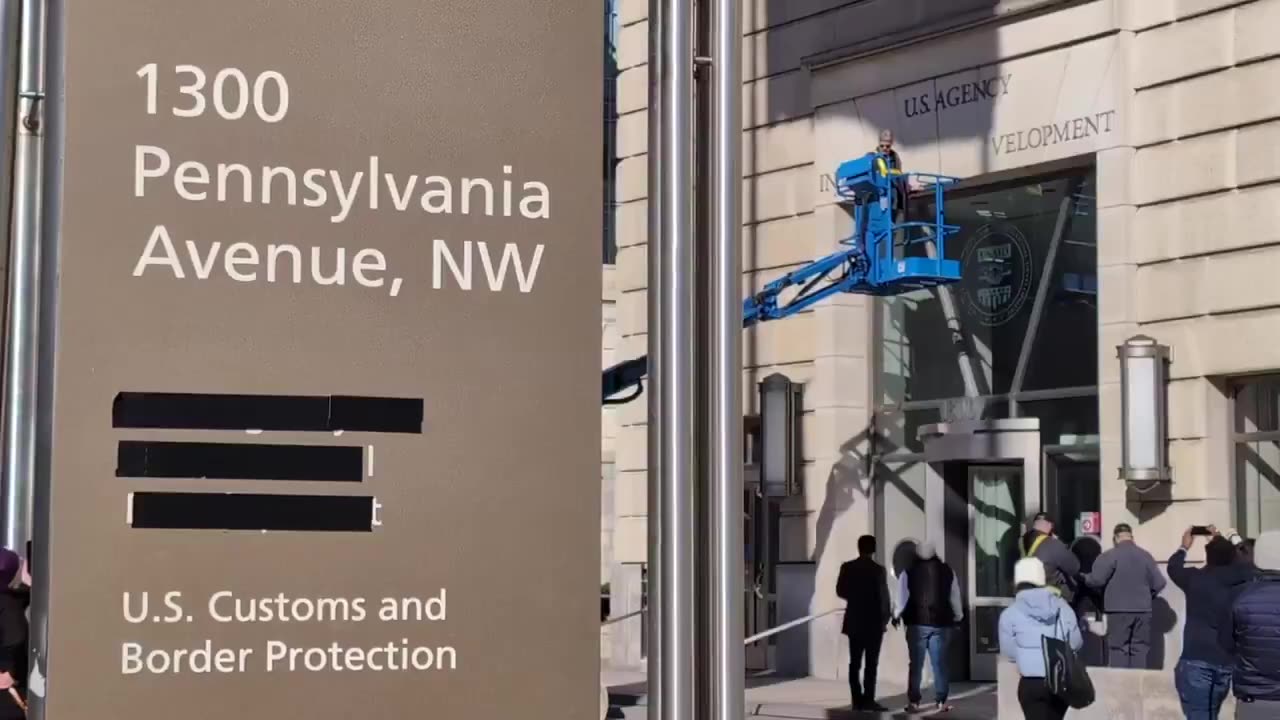 The General - BREAKING: USAID letters and markings are now being removed from the building. (1)