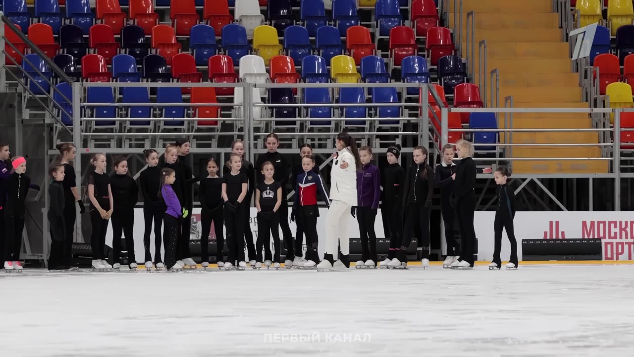 Kamila Valieva held a master class for young figure skaters (4k)
