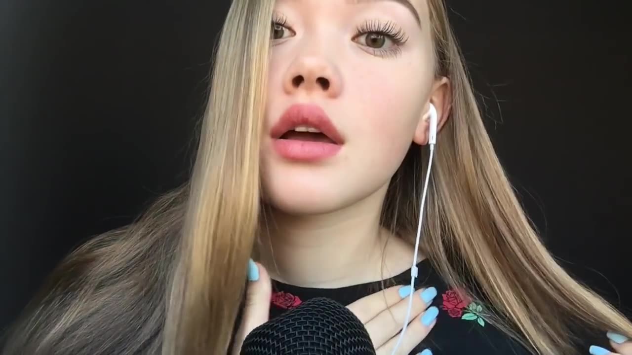 ASMR_ UNINTELLIGIBLE WHISPERING + HAND MOVEMENTS