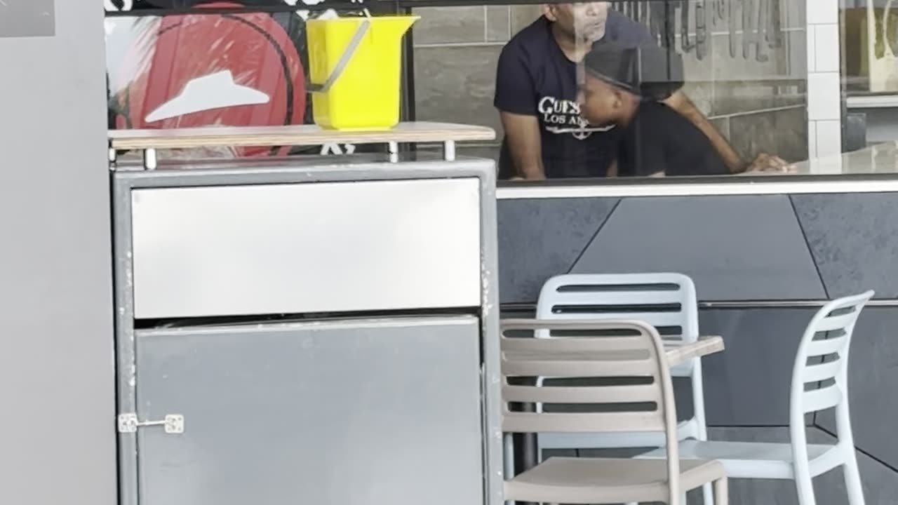 Gateway mall pizza hut manager allegedly harassing his employees