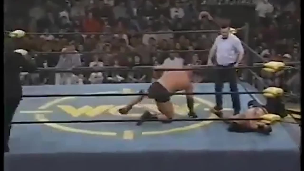 Goldberg drops Meng on his head